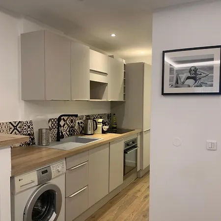 Modern Elegance 10 Min Walk From Palace Of Festivals And Congress